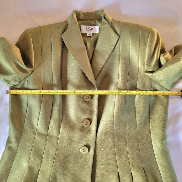 Le Suit Green Chartreuse Suit Jacket Blazer Size 8P Holiday Wear Polyester/Rayon - Picture 10 of 12